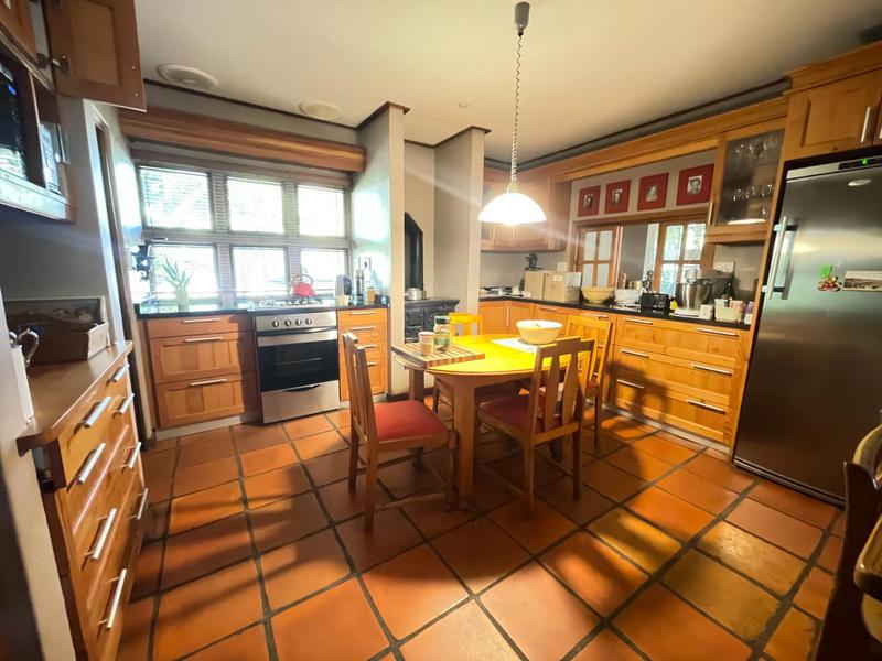 5 Bedroom Property for Sale in Bergzicht Western Cape